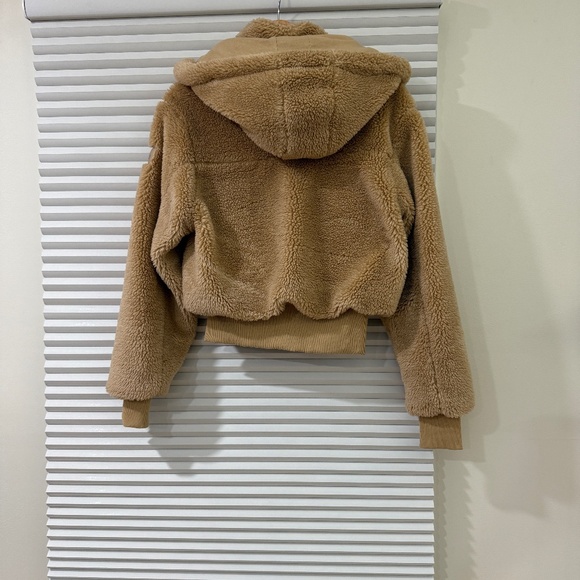 Alo Yoga Sherpa Foxy Hooded Jacket Small - Picture 6 of 8